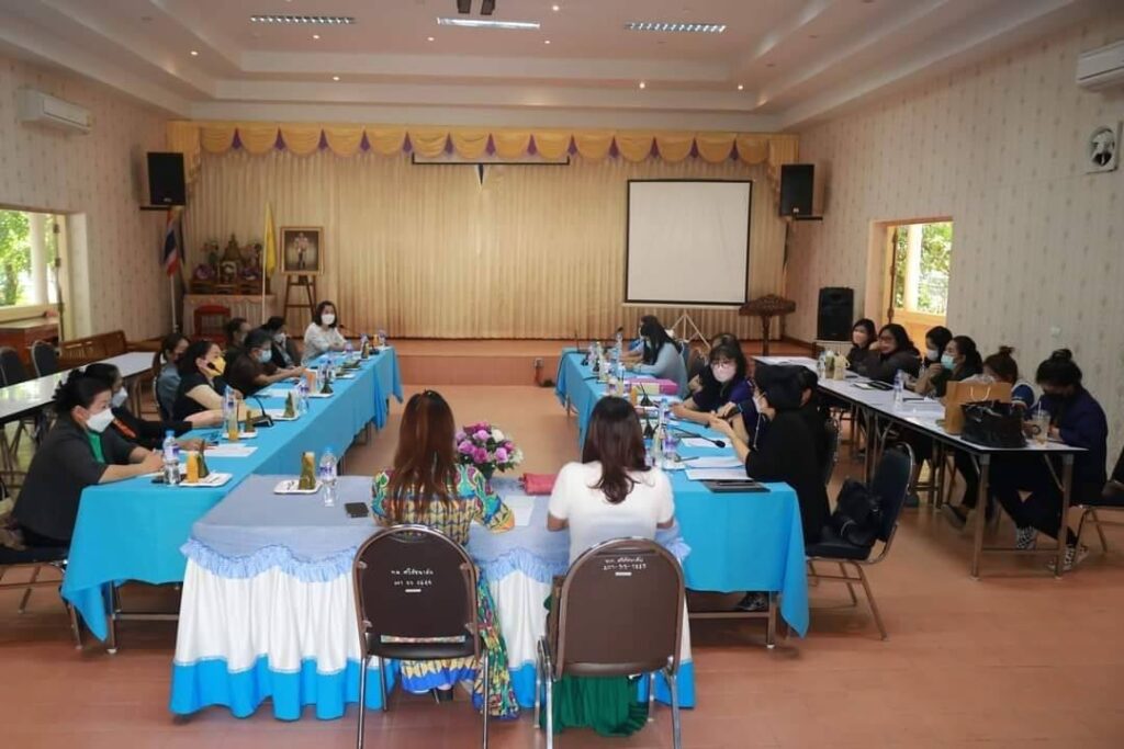 โครงการพัฒนาศักยภาพและยกระดับการออกแบบเครื่องแต่งกายและผลิตภัณฑ์จากผ้าทอยกดอกชุมชน ตำบลท่าชัย - ตำบลศรีสัชนาลัย สู่ศิลปะร่วมสมัย 3 271239625 1852174918309043 5611542248858463000 n