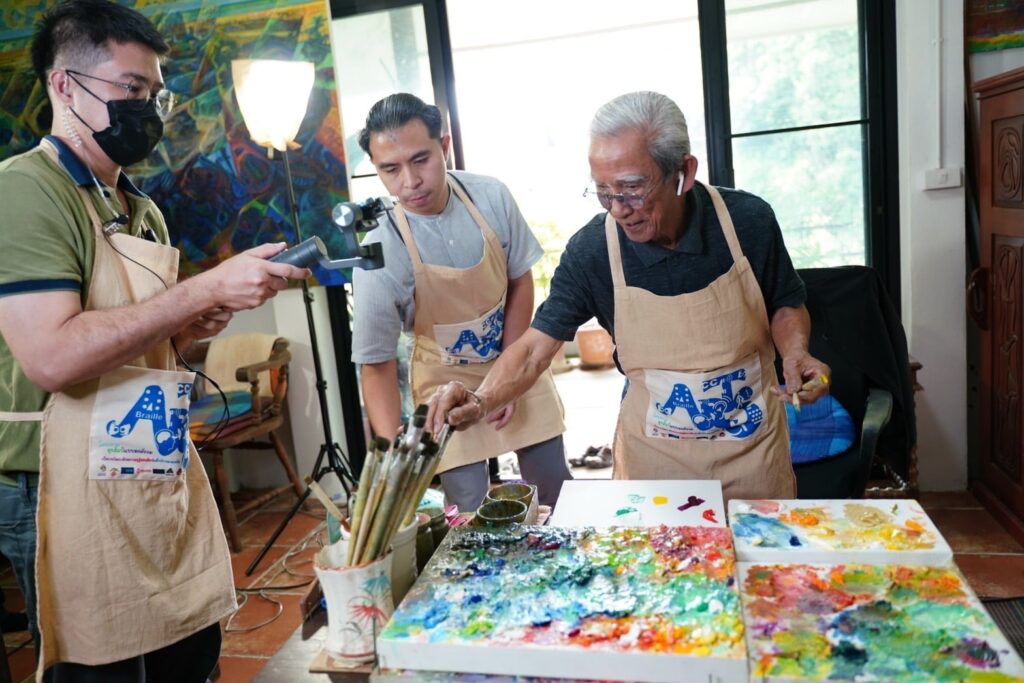 กิจกรรมการอบรมเชิงปฏิบัติการ Art Workshop ในโครงการสุขศิลป์แบบองค์รวมเพื่อการพัฒนาศักยภาพครูผู้สอนศิลปะเด็กพิการภาคเหนือ ประจำปีงบประมาณ 2565 8 277100381 333961092115543 5906512931817352902 n