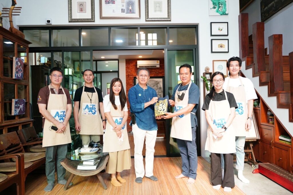 กิจกรรมการอบรมเชิงปฏิบัติการ Art Workshop ในโครงการสุขศิลป์แบบองค์รวมเพื่อการพัฒนาศักยภาพครูผู้สอนศิลปะเด็กพิการภาคเหนือ ประจำปีงบประมาณ 2565 14 277158741 333960908782228 6778599835593906037 n