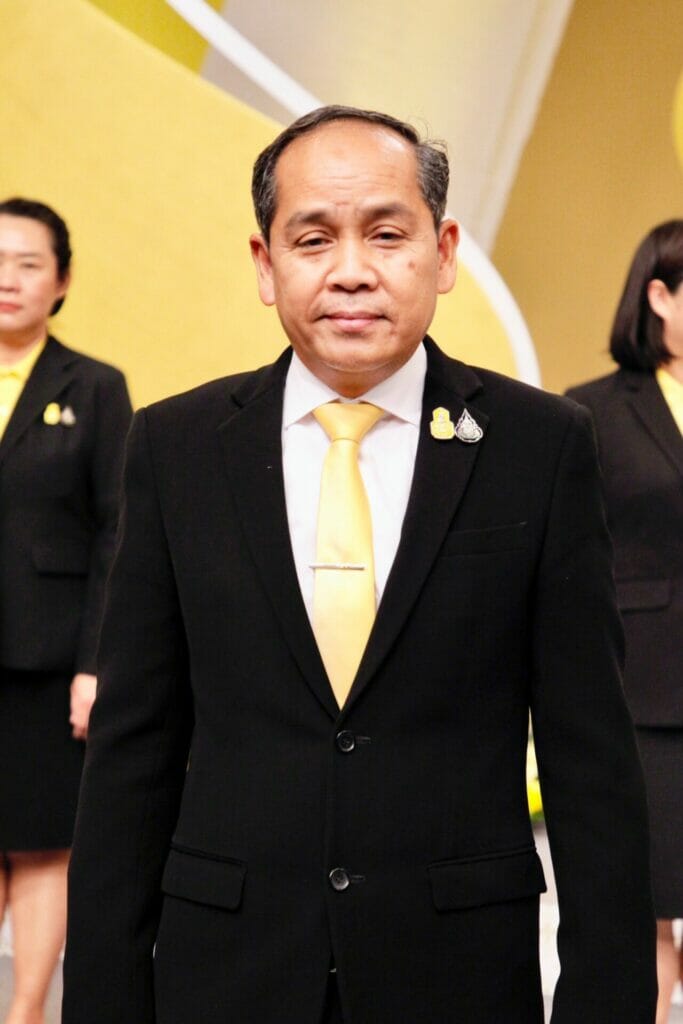 บันทึกเทปโทรทัศน์ถวายพระพรชัยมงคล พระบาทสมเด็จพระปรเมนทรรามาธิบดีศรีสินทรมหาวชิราลงกรณ พระวชิรเกล้าเจ้าอยู่หัว เนื่องในโอกาสวันเฉลิมพระชนมพรรษา 28 กรกฎาคม 2566 2 S 25845932